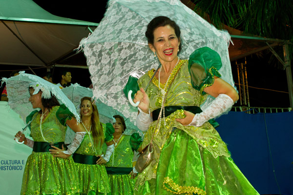 Carnaval costumes evoking the history of past carnavals.