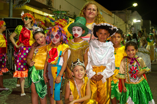 The third carnaval night also sees greater participation of local children.