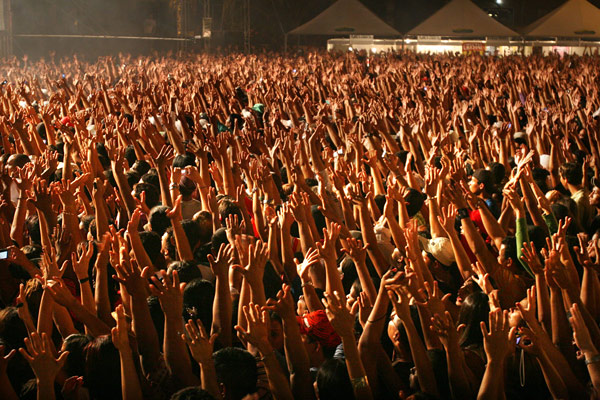 Crowd at a show of popular band, Calcinha Preta. Providing entertainment at the 2010 Festival Internacional de Pesca.